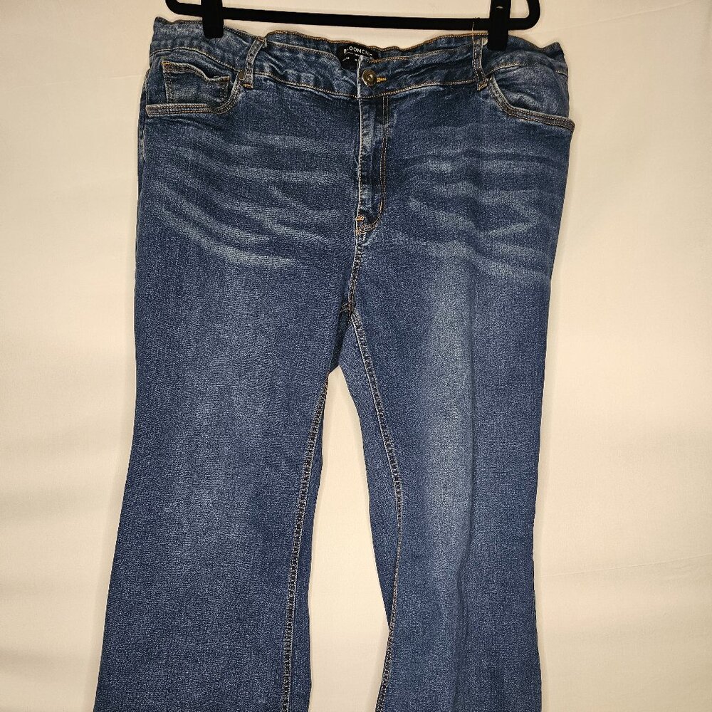 👖 BloomChic Stretchy Bootcut Jeans – 24W 👖